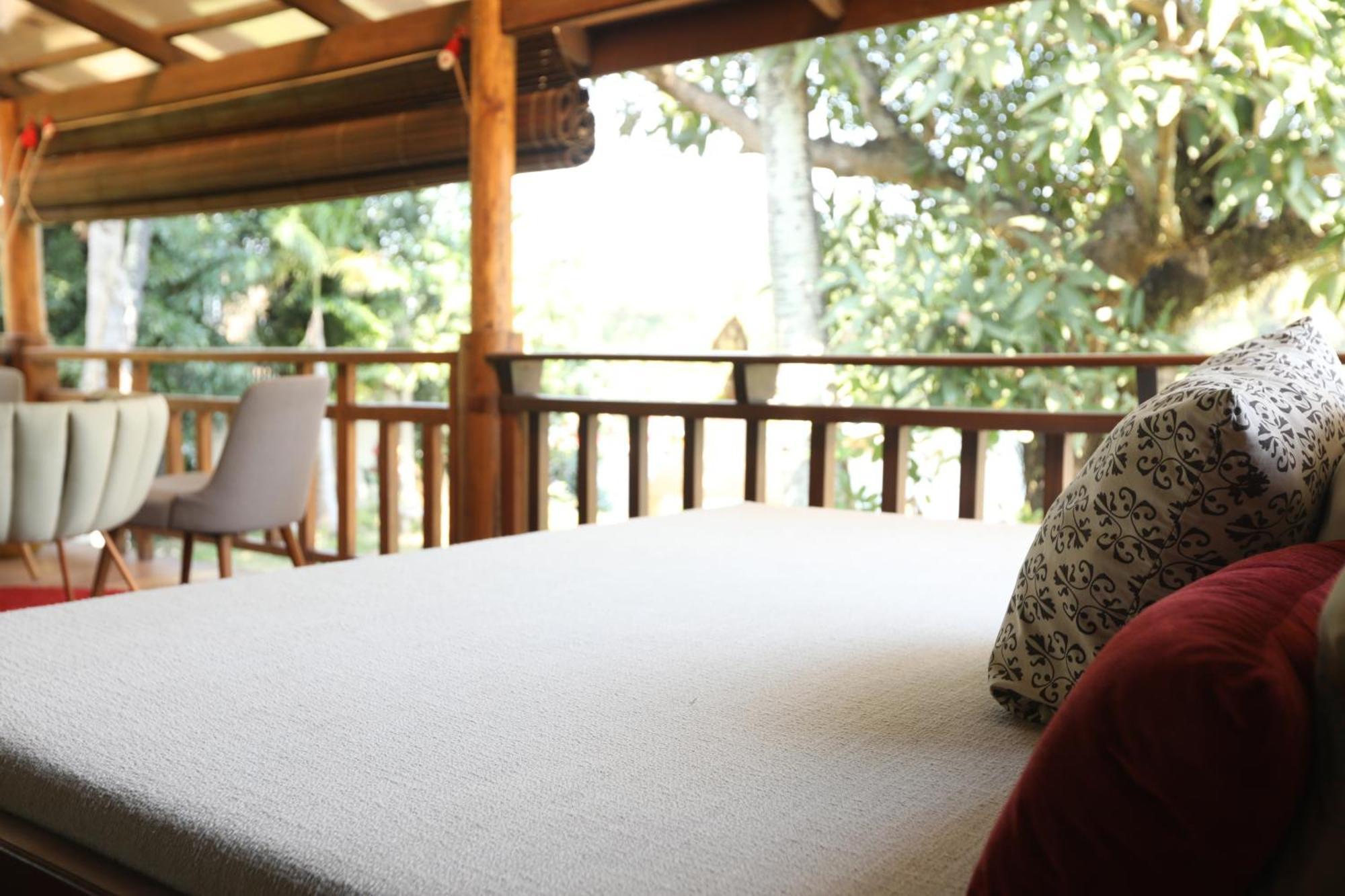 Devi Kampot Resort At Phum Kampot Exterior photo