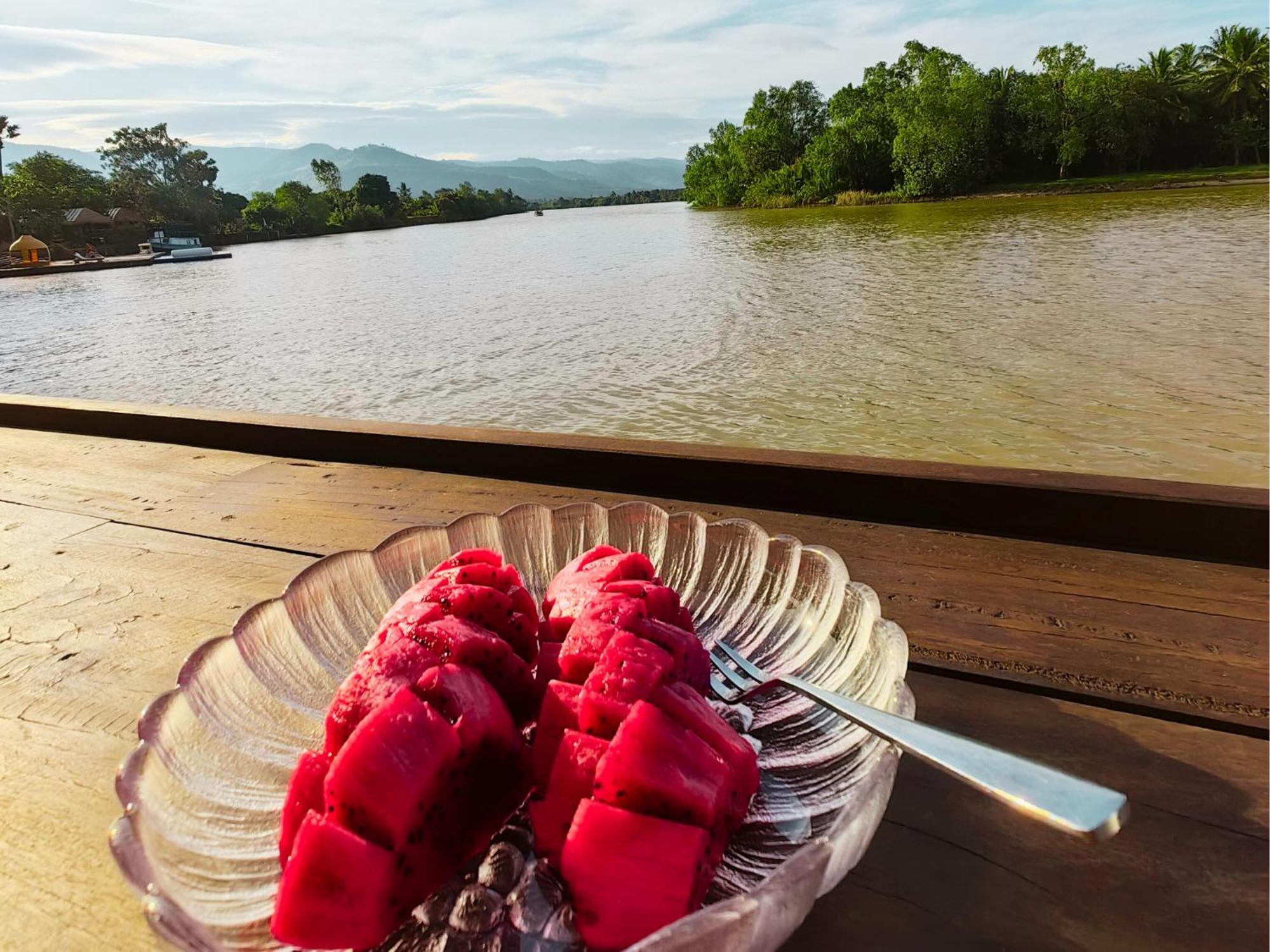 Devi Kampot Resort At Phum Kampot Exterior photo
