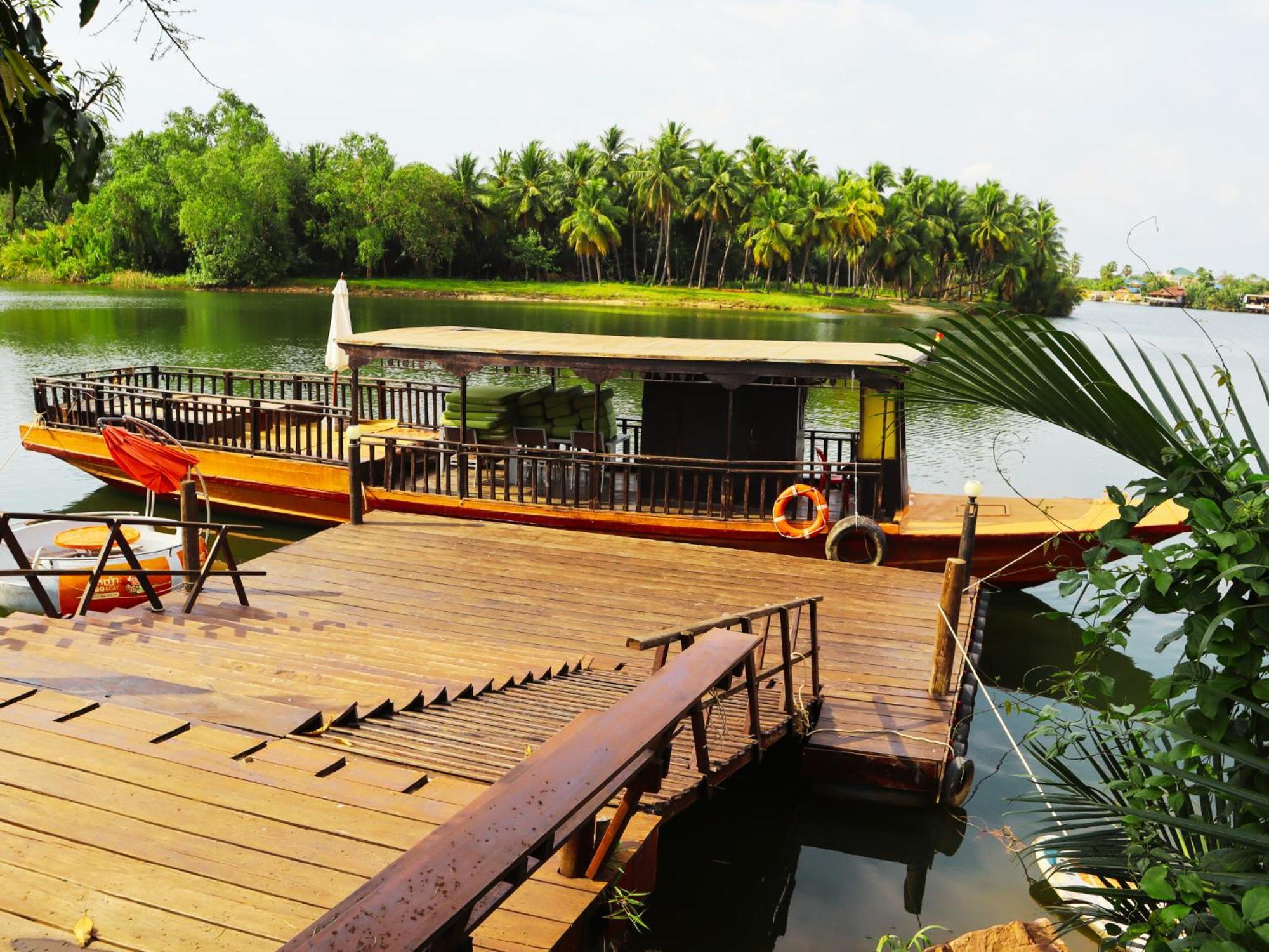 Devi Kampot Resort At Phum Kampot Exterior photo