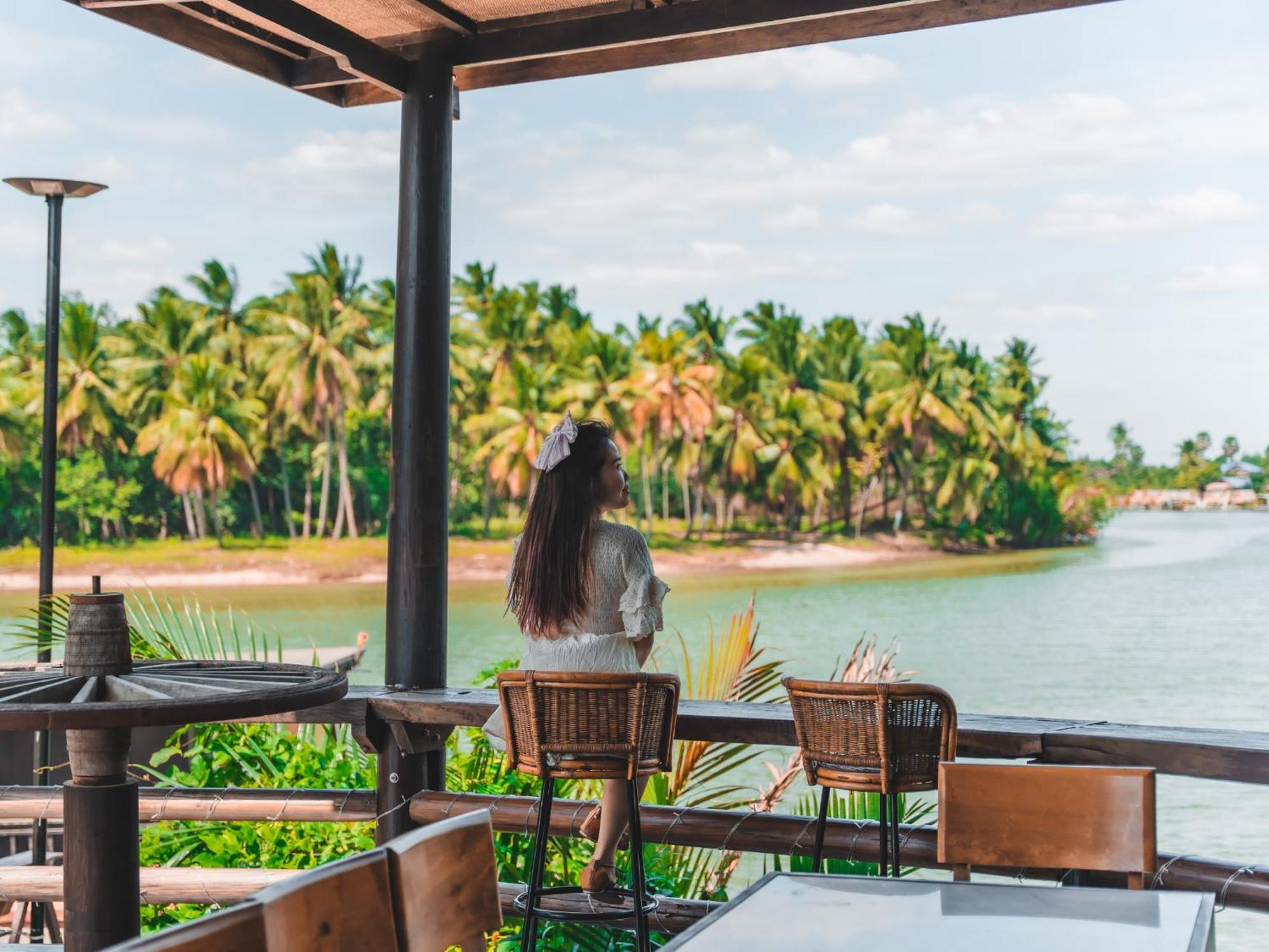 Devi Kampot Resort At Phum Kampot Exterior photo