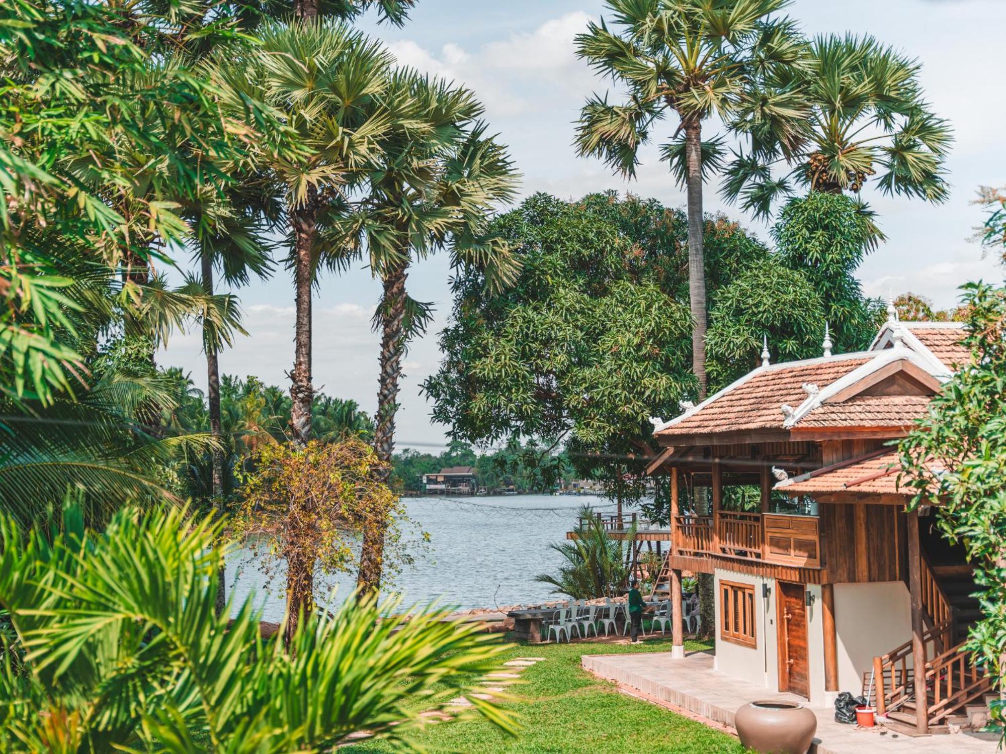 Devi Kampot Resort At Phum Kampot Exterior photo
