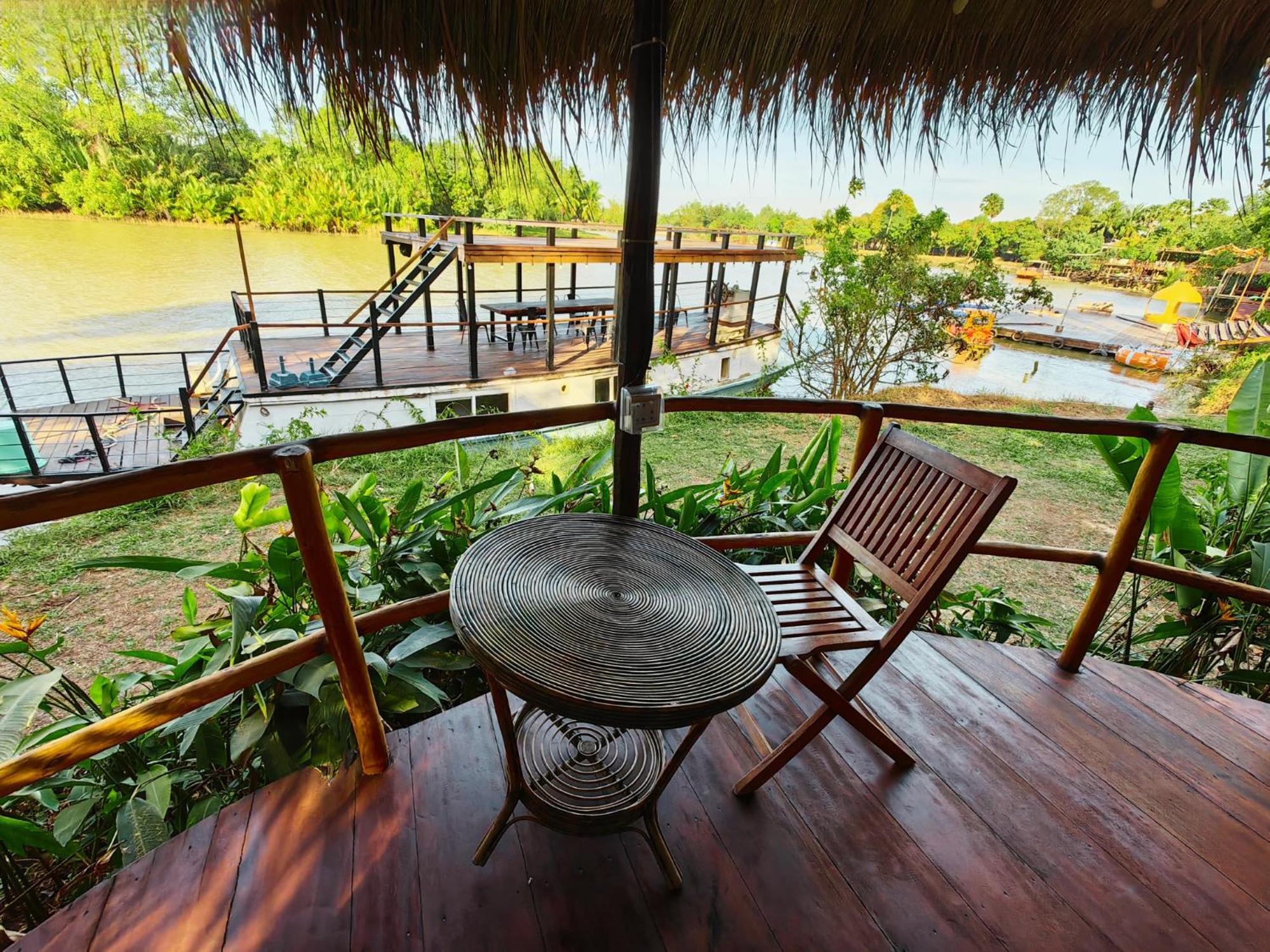 Devi Kampot Resort At Phum Kampot Exterior photo